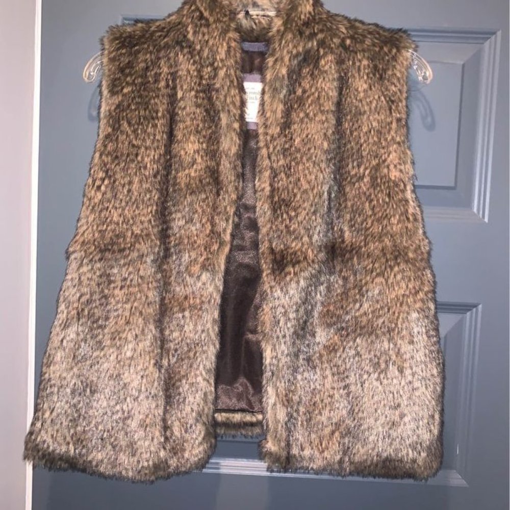 Abercrombie Faux Fur Vest (Size Medium)